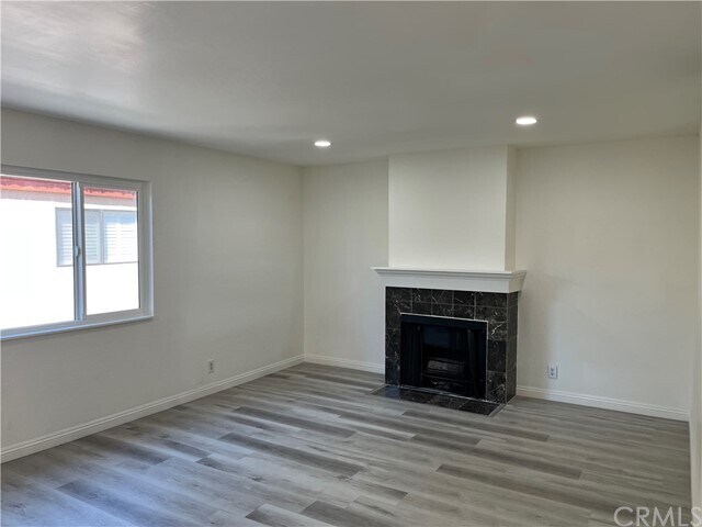 Building Photo - 1076 S Garfield Ave