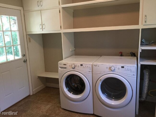 Building Photo - 3 br, 1 bath House - 1605 Normandy Dr