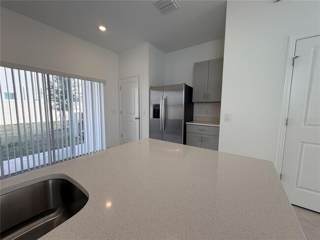 Building Photo - 2942 Skyline Lp