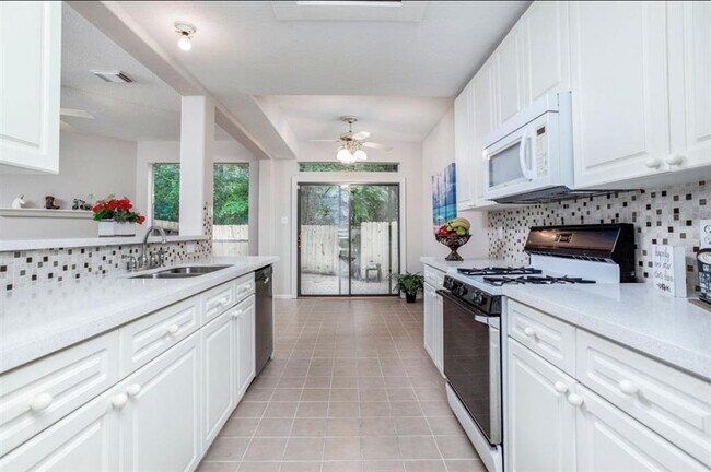 Foto del edificio - 134 Willowwood Cir