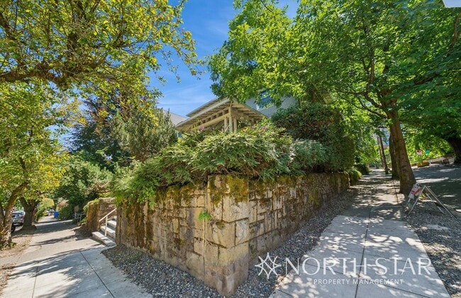 Building Photo - Spectacular NW 23rd Condominium