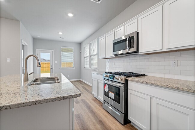 Building Photo - 3722 Spruce Cir