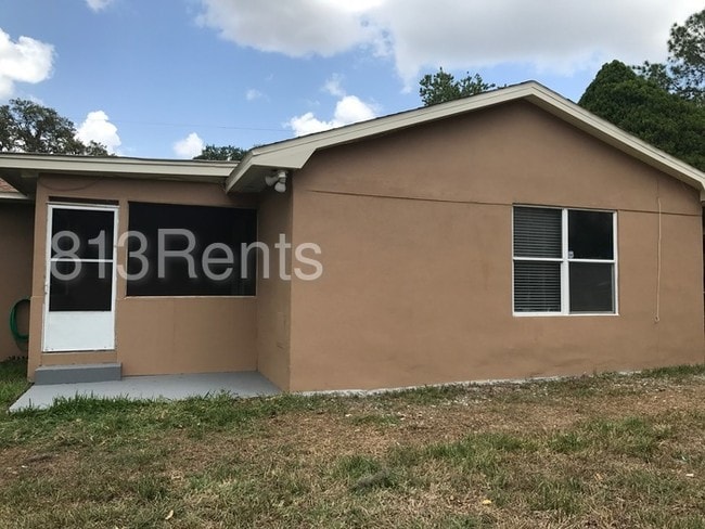 Building Photo - 712 Oak Ridge Dr
