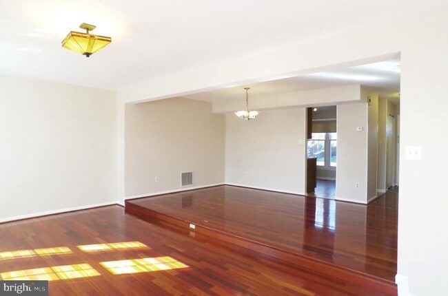 Building Photo - 4492 Ruggles Ct