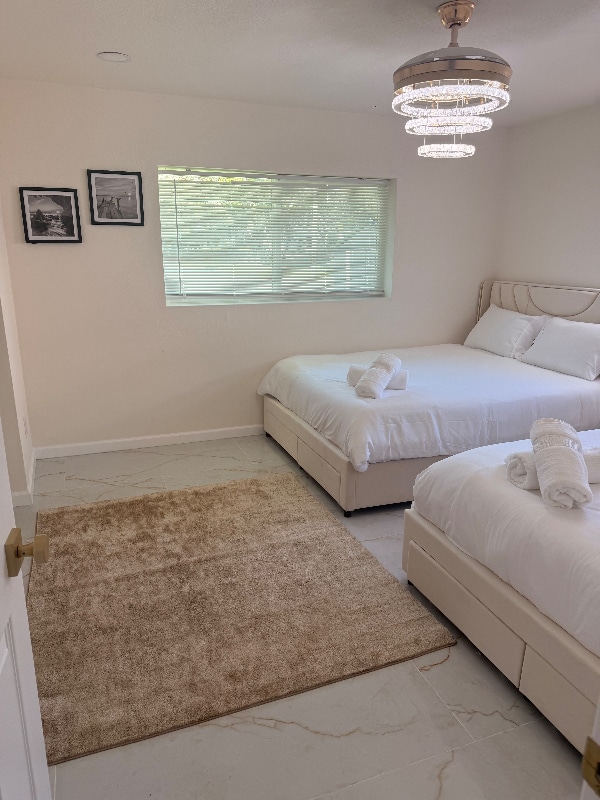 Foto del edificio - 4381 Shore Acres Blvd NE