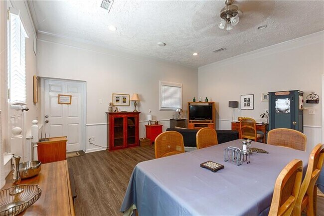 Foto del edificio - 663 Bouldercrest Dr