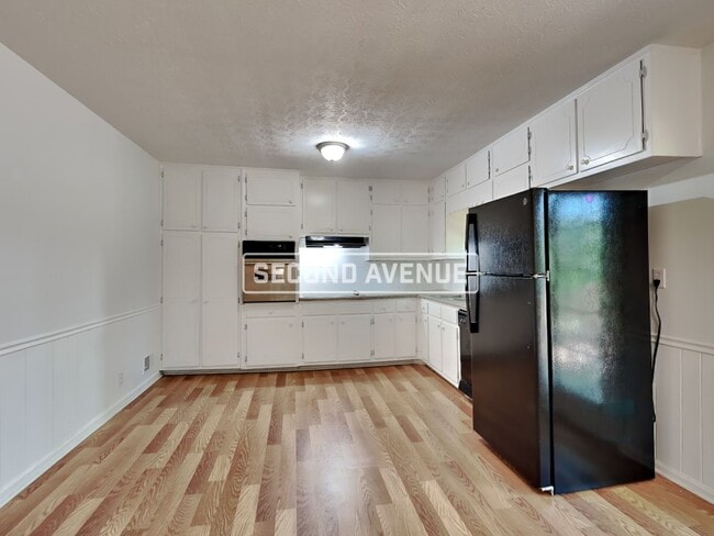 Building Photo - 1406 High Meadow DR