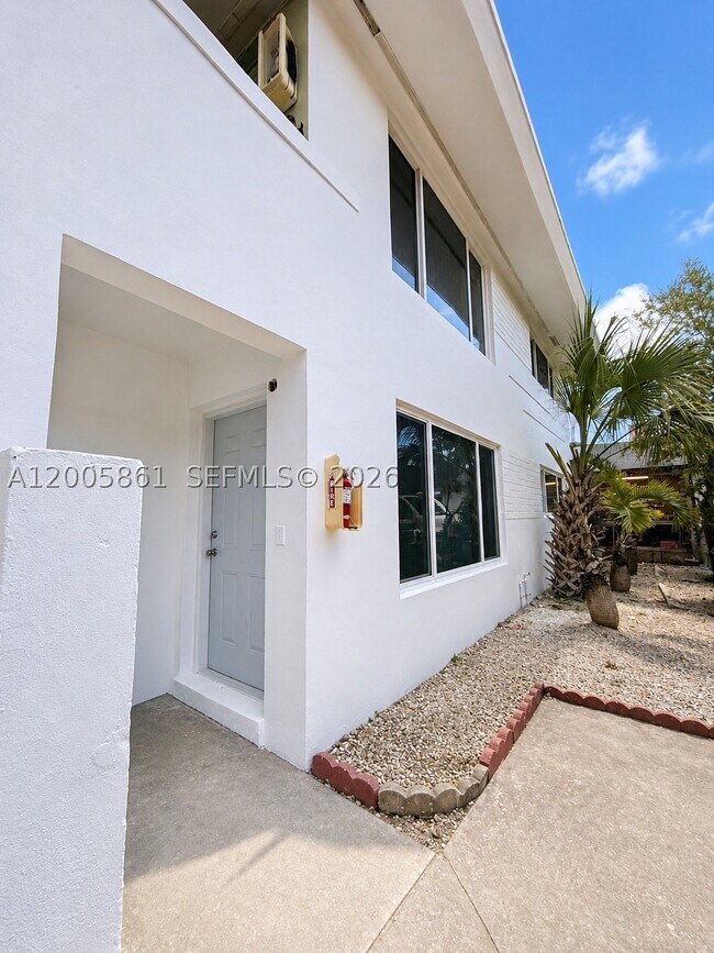 Building Photo - 265 NE 55th St