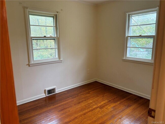 Foto del edificio - 2308 NY-302