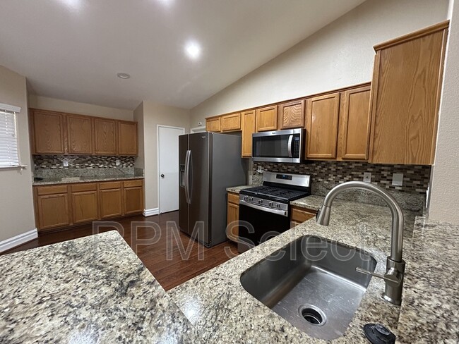 Building Photo - 10862 Wethersfield Dr