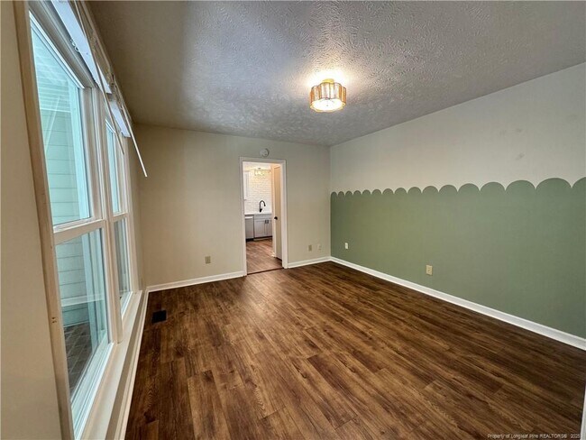 Building Photo - 4011 Woods Ct
