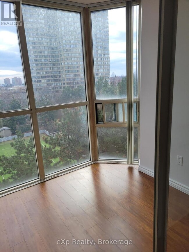 Photo du bâtiment - 265 Enfield Pl