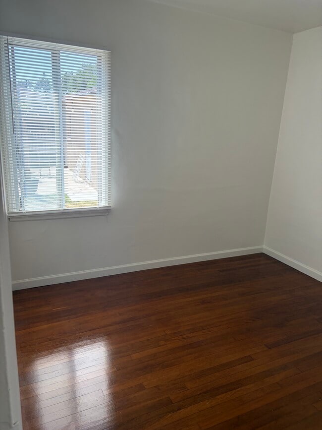Building Photo - 2383 Belmont Ave