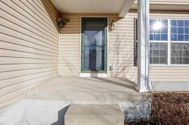 Building Photo - 8340 Crete Ln