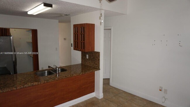 Foto del edificio - 2879 W 75th Ter