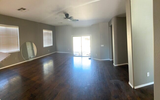 Foto del edificio - 2626 W Fawn Dr