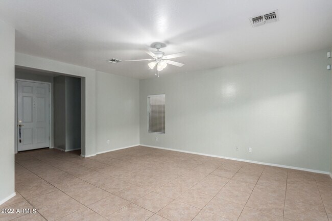 Building Photo - 2739 E Indian Wells Pl