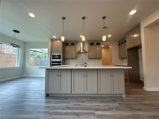 Building Photo - 809 Lotus Dr