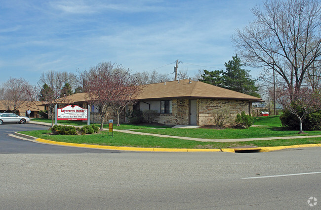 Foto del edificio - Laynecrest Manor Apartments