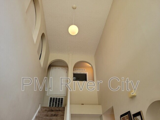 Building Photo - 5425 Lafayette Park Dr N