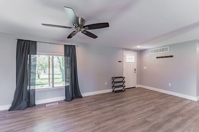 Building Photo - 17770 Clear Springs Dr