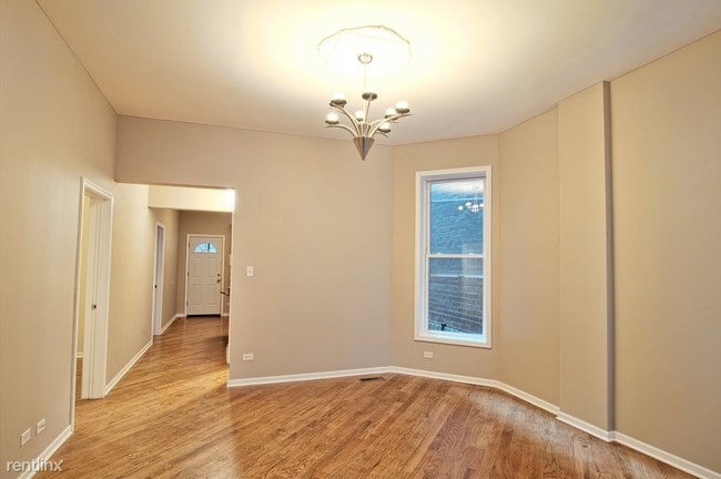 Building Photo - 852 W Aldine Ave
