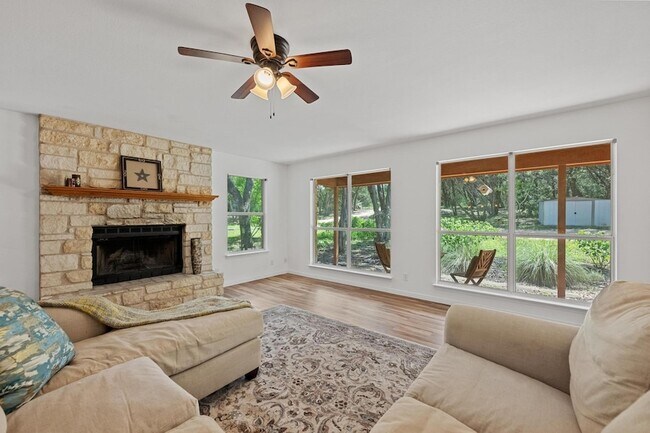 Foto del edificio - 4207 Deer Trail