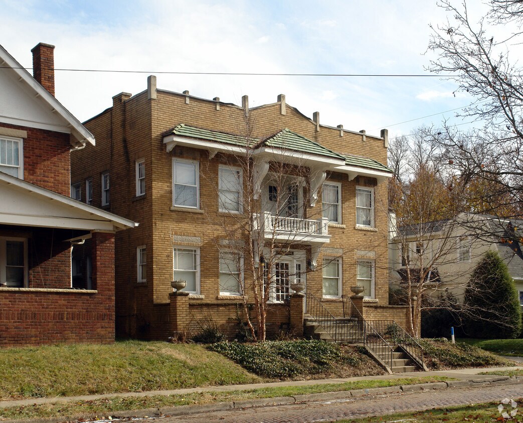 Primary Photo - Parkside Apartments