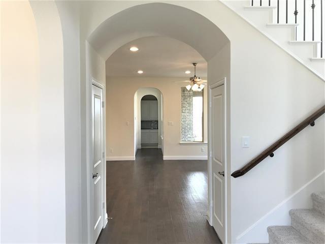 Building Photo - 6924 Royal View Dr