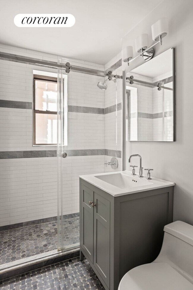 Foto del edificio - 54 E 8th St