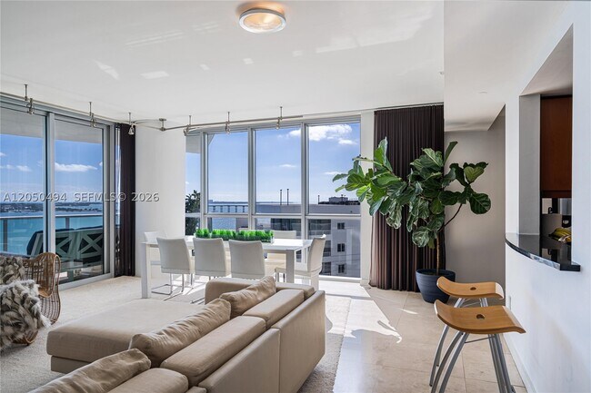Foto del edificio - 1331 Brickell Bay Dr