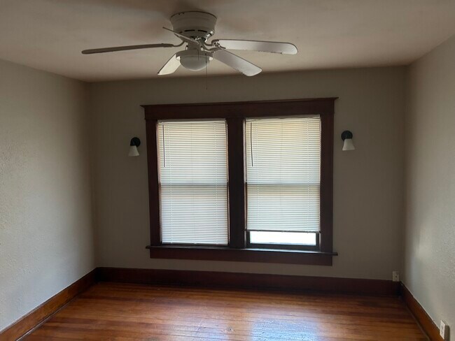 Building Photo - 2820 Edmond St