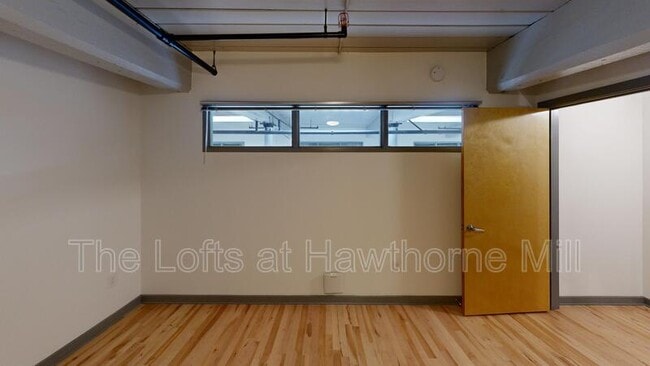 Interior Photo - The Lofts at Hawthorne Mill