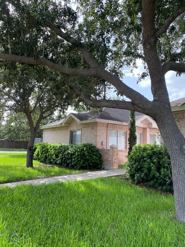 1705 Lexington Cir, Edinburg, TX 78539 Apartments in Edinburg, TX
