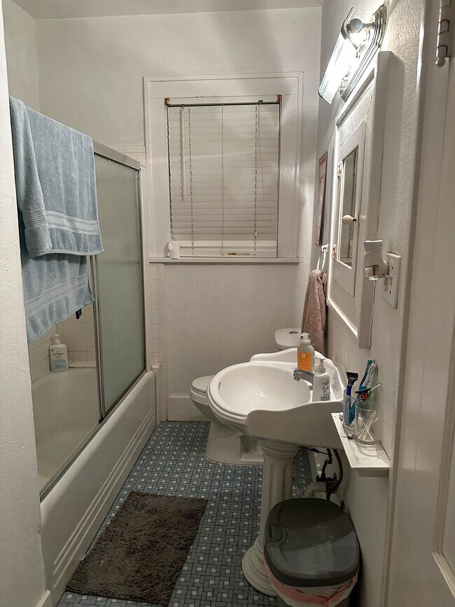 Foto del edificio - 401 E 35th St