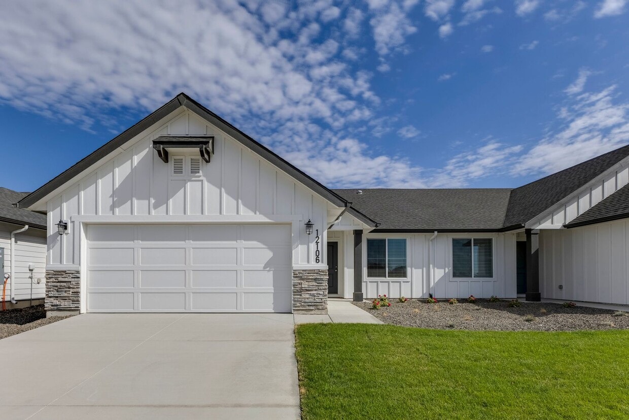 Primary Photo - Adorable and affordable Duplex for rent in...