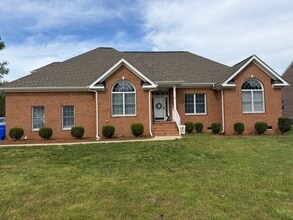 Building Photo - 7003 Neal Ct