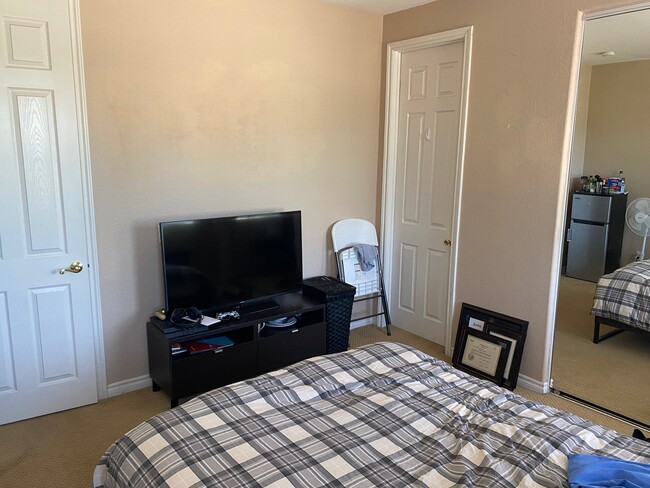 Photo - 17 S La Salle St (Redlands, CA) House