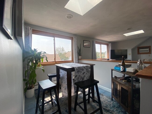 Building Photo - 36 Upham St