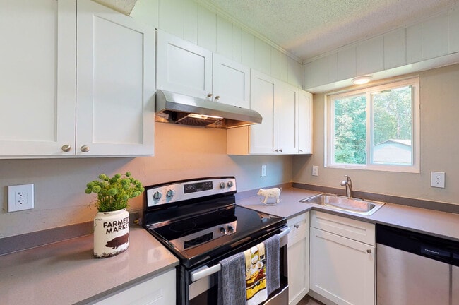 2 Bedroom Townhome Floorplan at Walnut Creek in Raleigh, NC - Walnut Creek Apartments