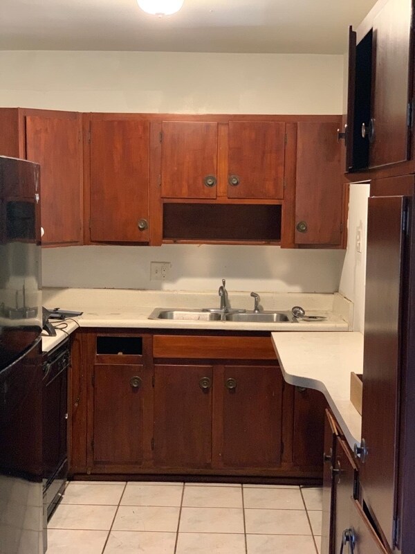 Building Photo - 1207 Willow Ln