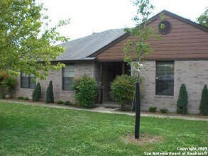 Building Photo - 263 Lohmann St