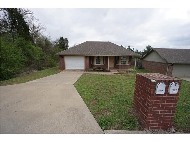 Foto del edificio - 3 bed, 2 bath, 1 car garage House