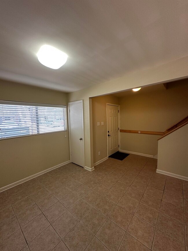 Building Photo - 1837 Gray Ridge Cove