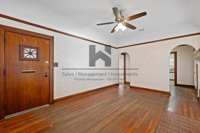 Foto del edificio - 232 E San Joaquin Ave