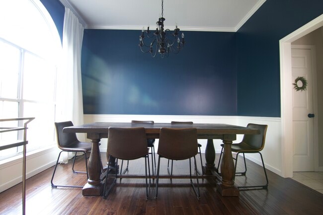 Foto del edificio - 7917 Hamilton Mill Dr