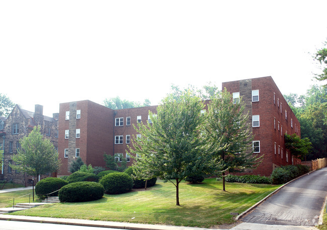 Building Photo - University C