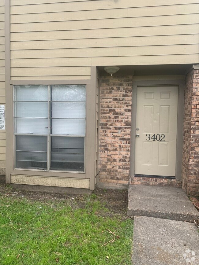Building Photo - 3402 Lantern Ln