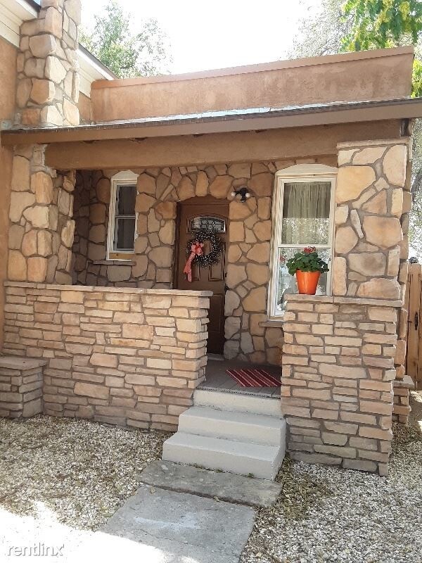 Foto del edificio - 1 br, 1 bath Apartment - 230 East Main Street