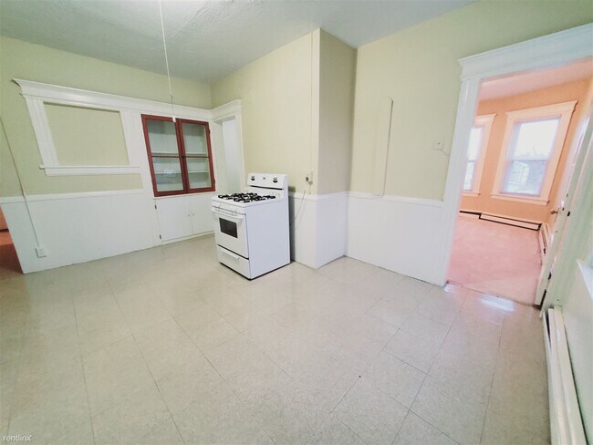 Building Photo - 1 br, 1 bath Condo - 176 Logan St Unit E